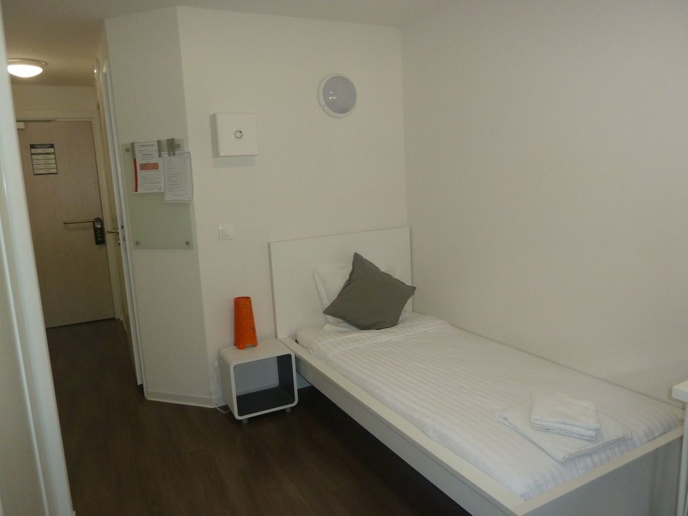 Residence Hoteliere Louise Страсбург Экстерьер фото